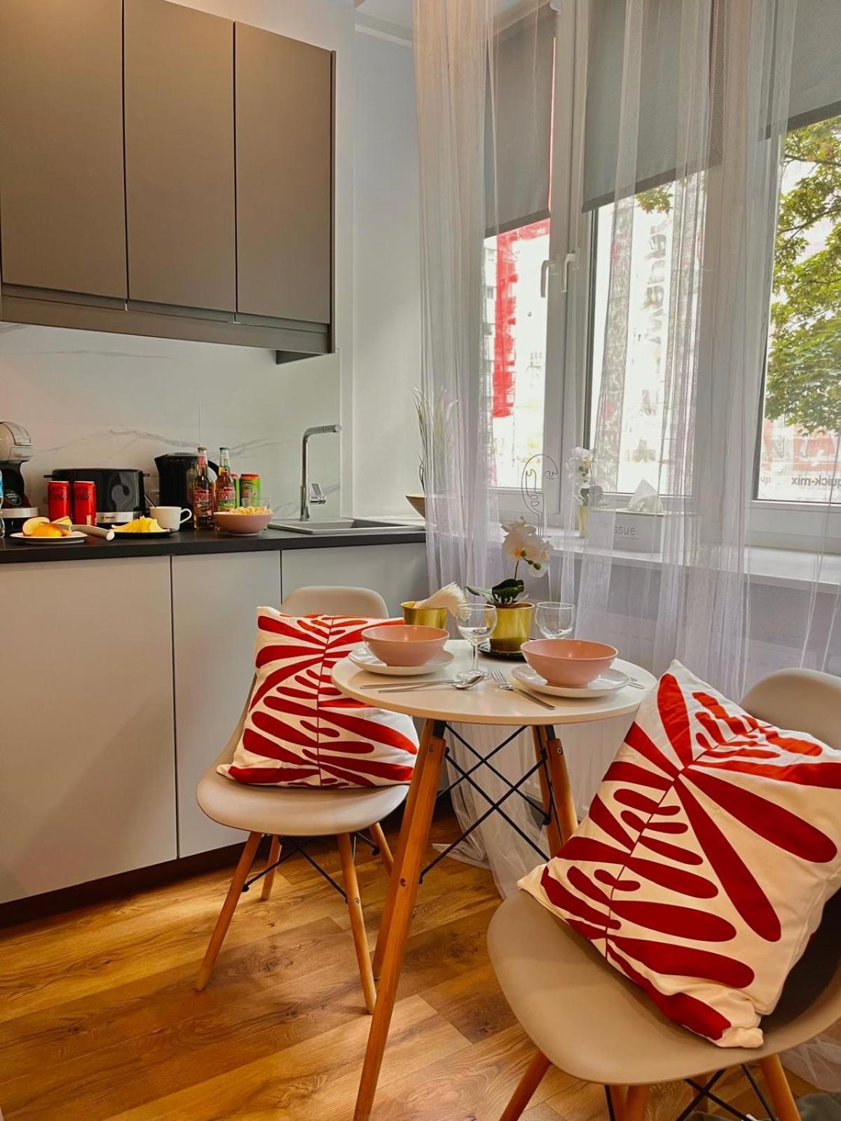 Special 1 Bed Room Condo Warszawa Center Dış mekan fotoğraf
